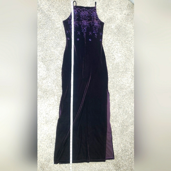 Status Collection| Vintage 90s Velour Bodycon Halter Maxi Gown - Picture 4 of 6